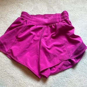 Lululemon hotty hot shorts 4’